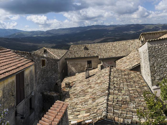 The rooftops of the village of Vicalvi
